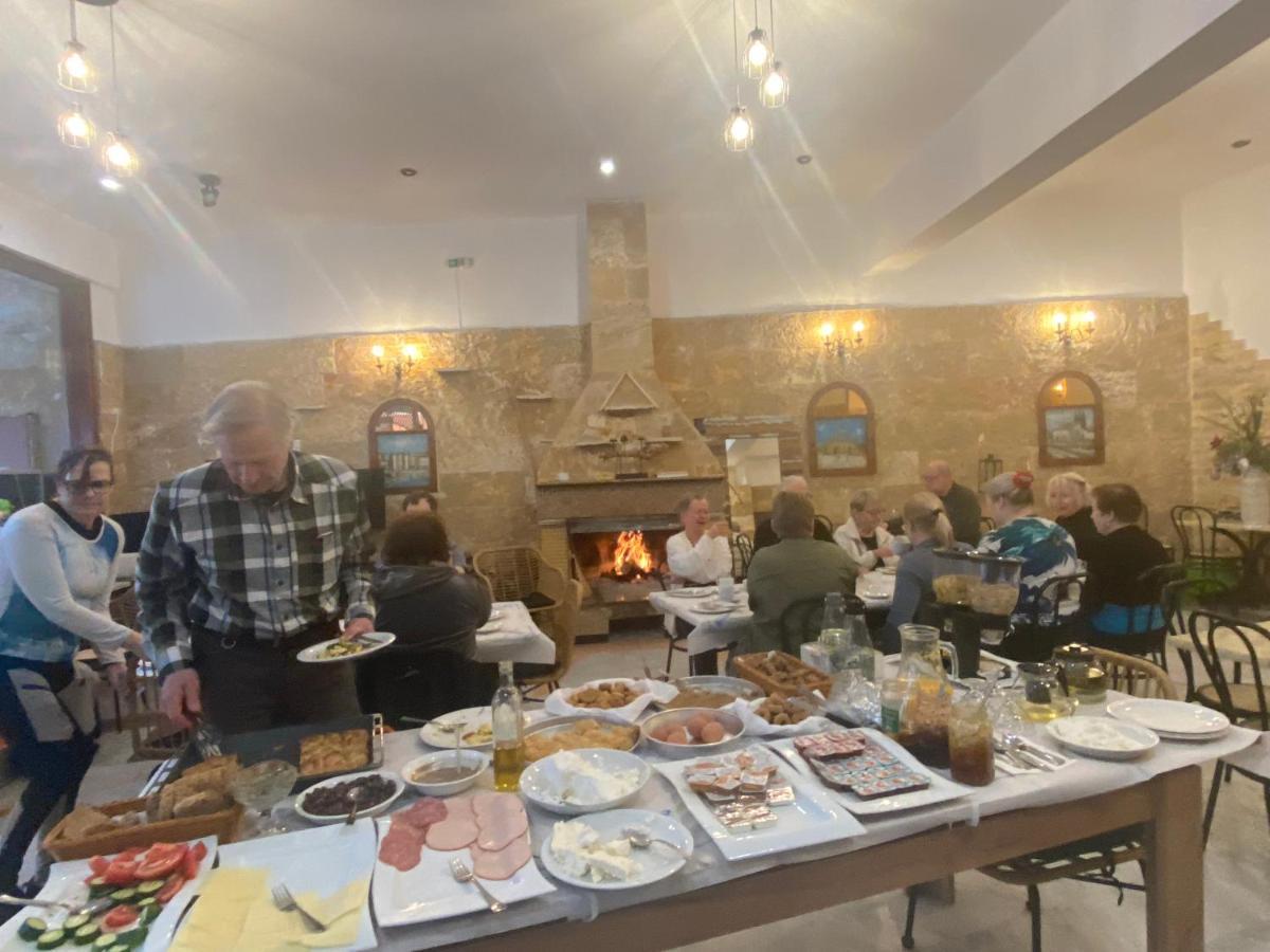 Costas Inn Spílion Zewnętrze zdjęcie